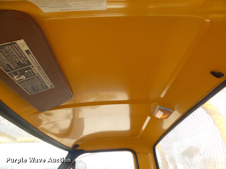 image for item DE3625 1981 Ford F600G bucket truck