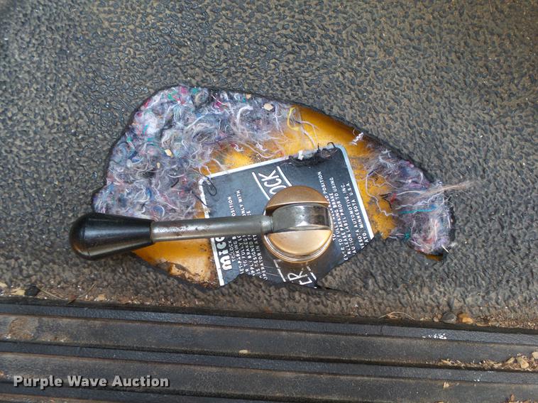 image for item DE3625 1981 Ford F600G bucket truck