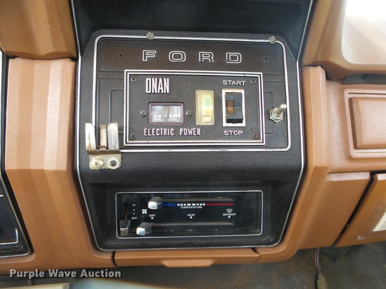 image for item DE3625 1981 Ford F600G bucket truck