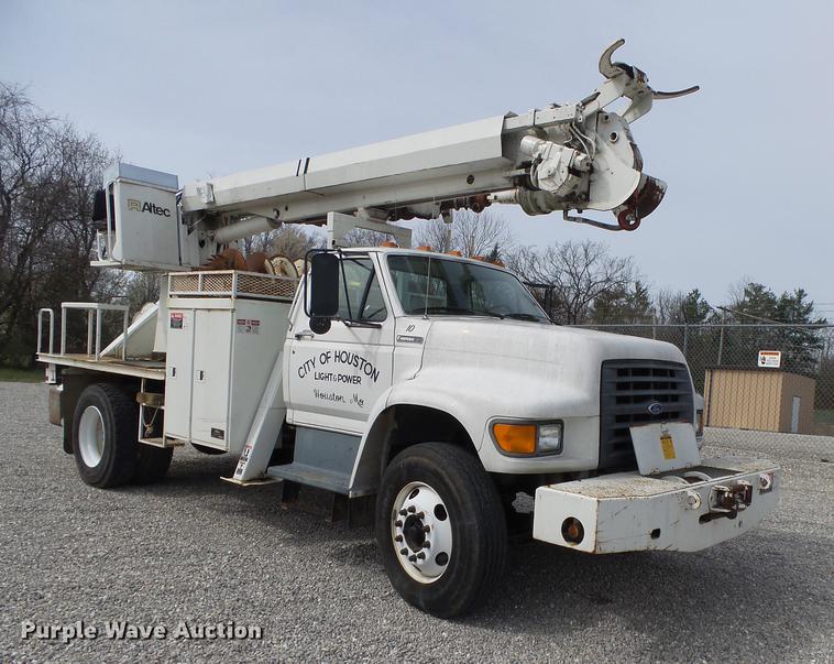 image for item DE3626 1997 Ford F700 digger derrick truck