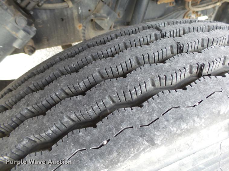 image for item DE3626 1997 Ford F700 digger derrick truck