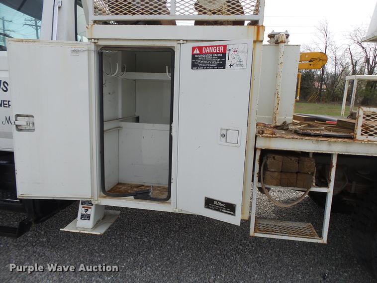 image for item DE3626 1997 Ford F700 digger derrick truck