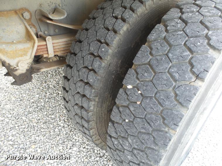 image for item DE3626 1997 Ford F700 digger derrick truck