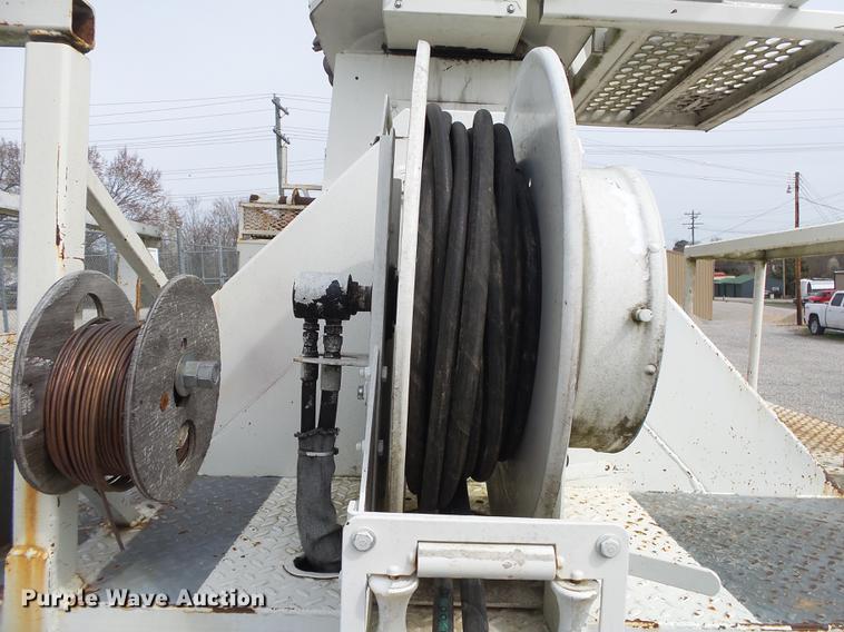 image for item DE3626 1997 Ford F700 digger derrick truck