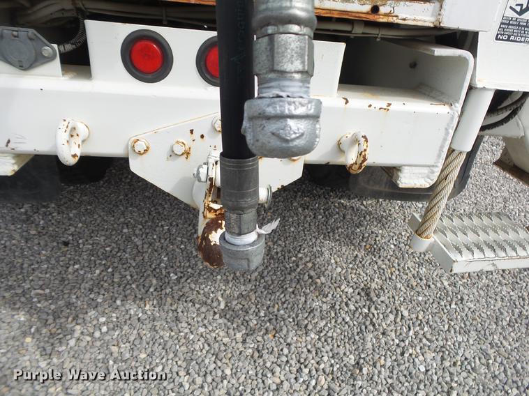 image for item DE3626 1997 Ford F700 digger derrick truck