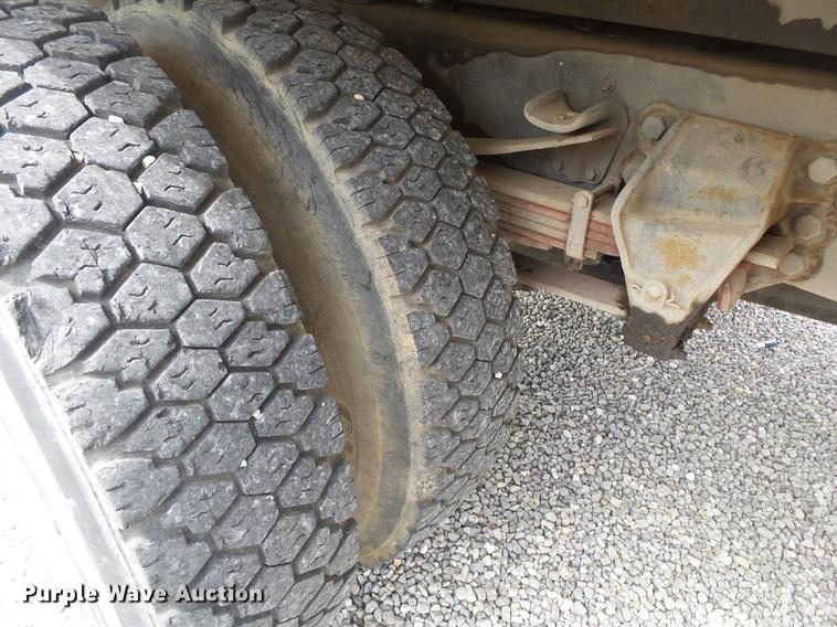 image for item DE3626 1997 Ford F700 digger derrick truck