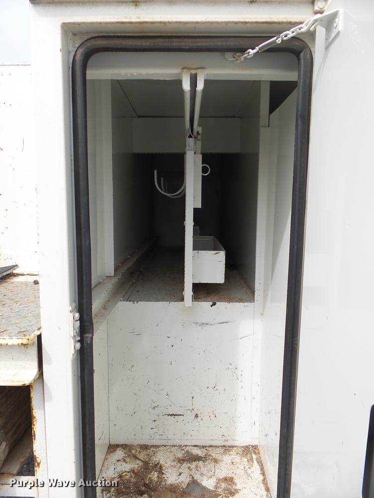 image for item DE3626 1997 Ford F700 digger derrick truck