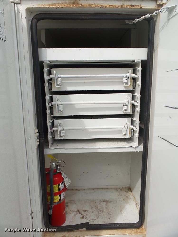 image for item DE3626 1997 Ford F700 digger derrick truck