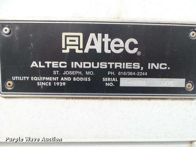 image for item DE3626 1997 Ford F700 digger derrick truck