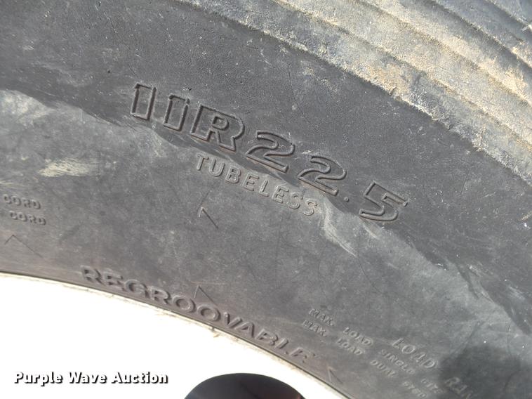 image for item DE3626 1997 Ford F700 digger derrick truck