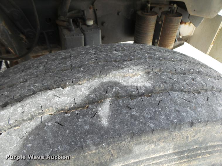 image for item DE3626 1997 Ford F700 digger derrick truck