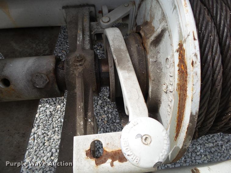 image for item DE3626 1997 Ford F700 digger derrick truck