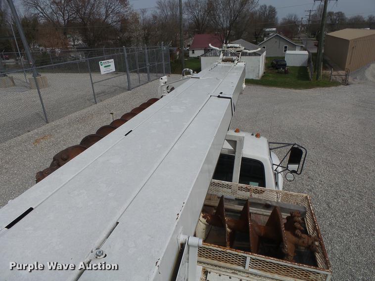 image for item DE3626 1997 Ford F700 digger derrick truck