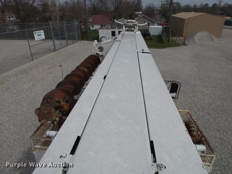 image for item DE3626 1997 Ford F700 digger derrick truck