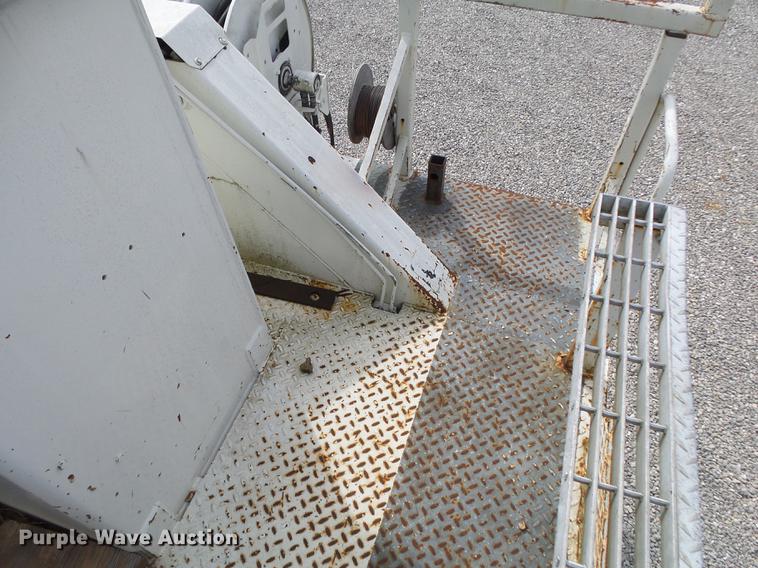 image for item DE3626 1997 Ford F700 digger derrick truck