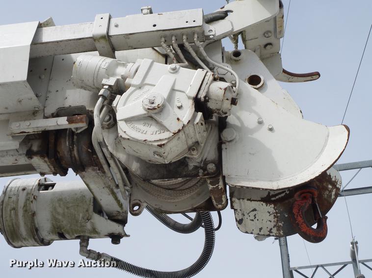 image for item DE3626 1997 Ford F700 digger derrick truck