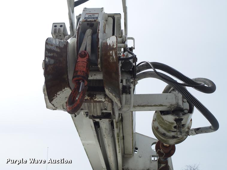 image for item DE3626 1997 Ford F700 digger derrick truck