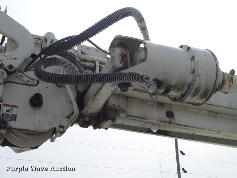 image for item DE3626 1997 Ford F700 digger derrick truck