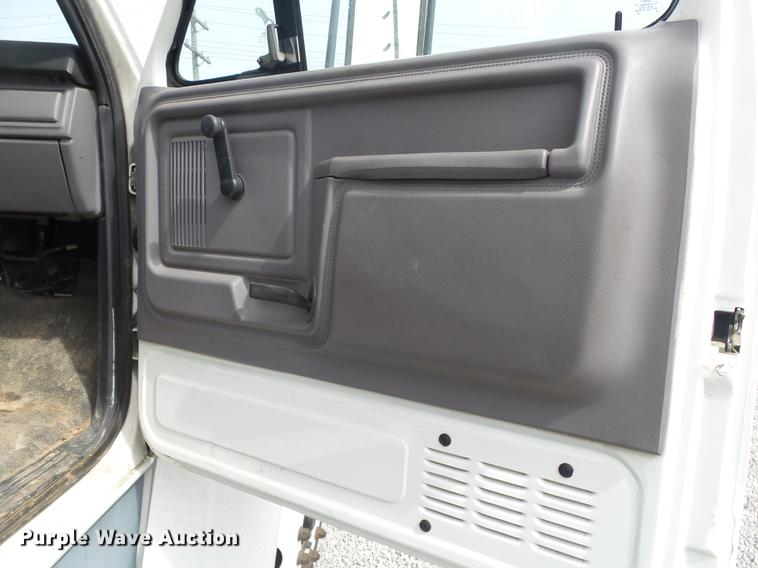 image for item DE3626 1997 Ford F700 digger derrick truck