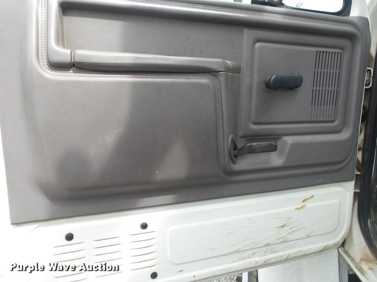 image for item DE3626 1997 Ford F700 digger derrick truck