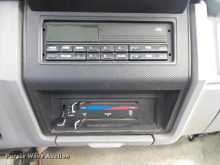 image for item DE3626 1997 Ford F700 digger derrick truck