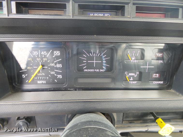 image for item DE3626 1997 Ford F700 digger derrick truck