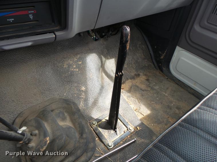 image for item DE3626 1997 Ford F700 digger derrick truck