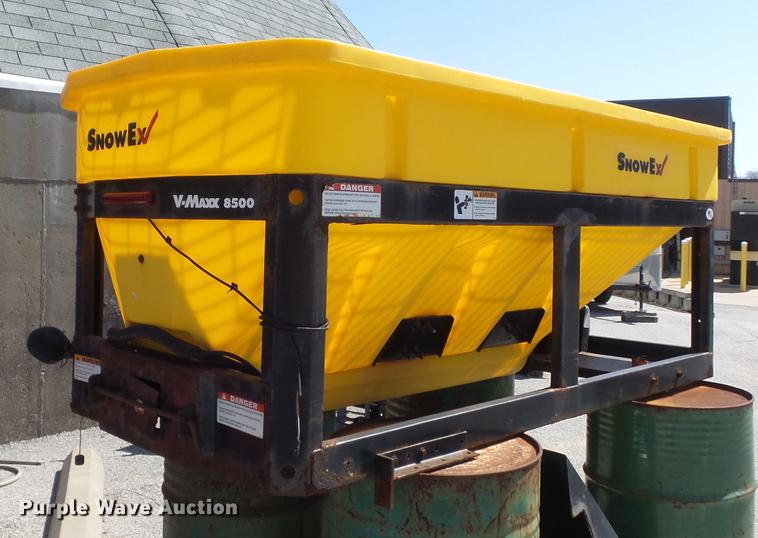 image for item DM9975 Snow Ex V-Maxx 8500 spreader