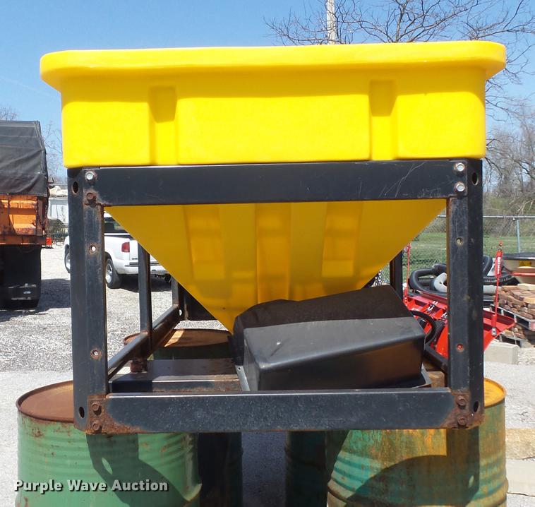 image for item DM9975 Snow Ex V-Maxx 8500 spreader