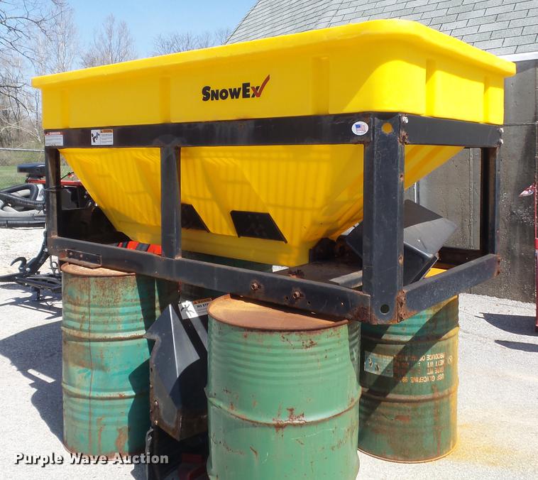 image for item DM9975 Snow Ex V-Maxx 8500 spreader