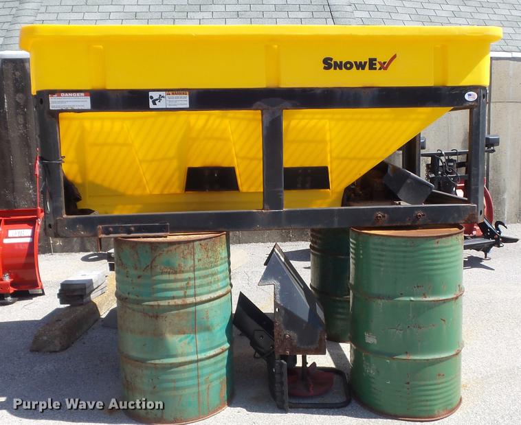 image for item DM9975 Snow Ex V-Maxx 8500 spreader