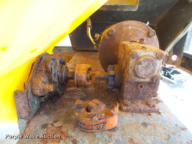 image for item DM9975 Snow Ex V-Maxx 8500 spreader