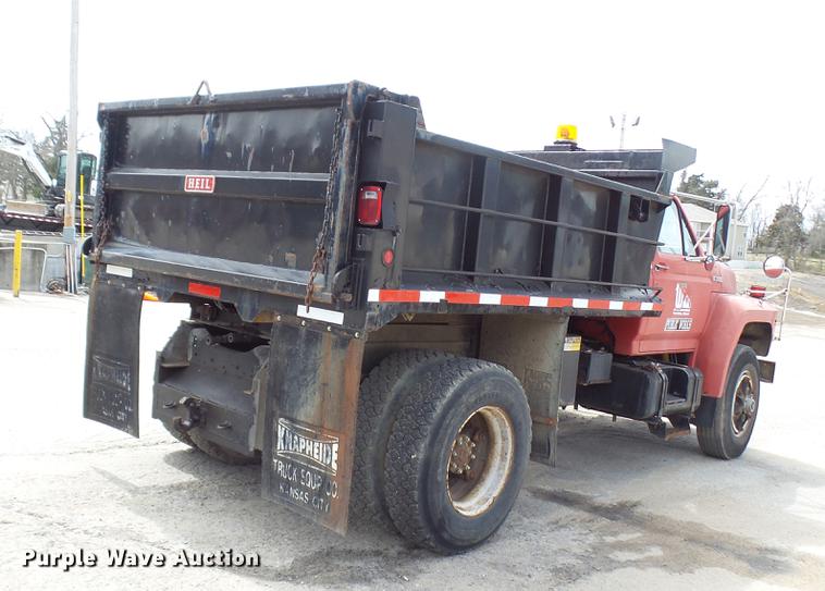 image for item DP9541 1992 Ford F700 dump truck