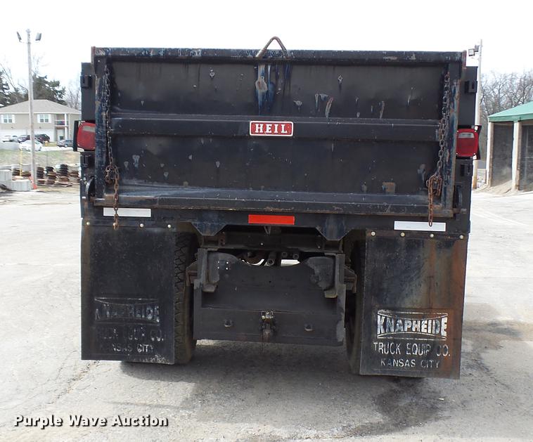 image for item DP9541 1992 Ford F700 dump truck