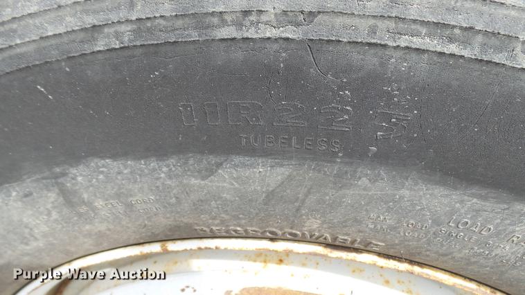 image for item DP9541 1992 Ford F700 dump truck