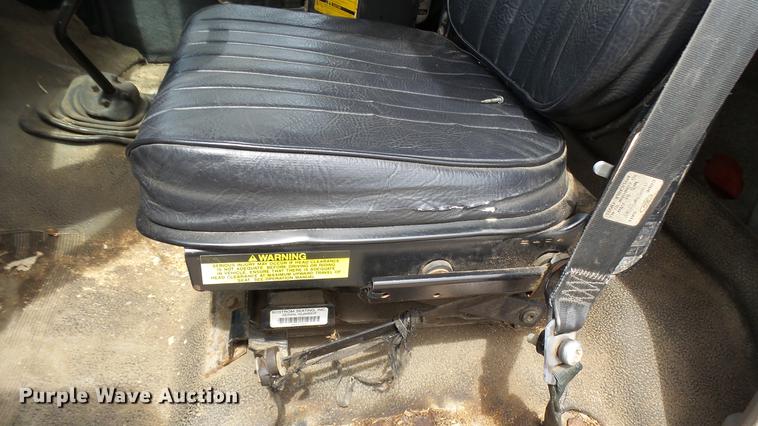 image for item DP9541 1992 Ford F700 dump truck