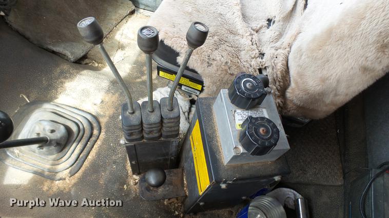 image for item DP9541 1992 Ford F700 dump truck