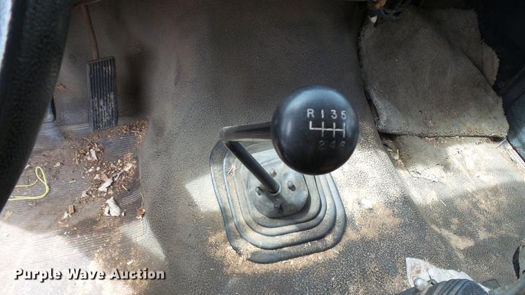 image for item DP9541 1992 Ford F700 dump truck