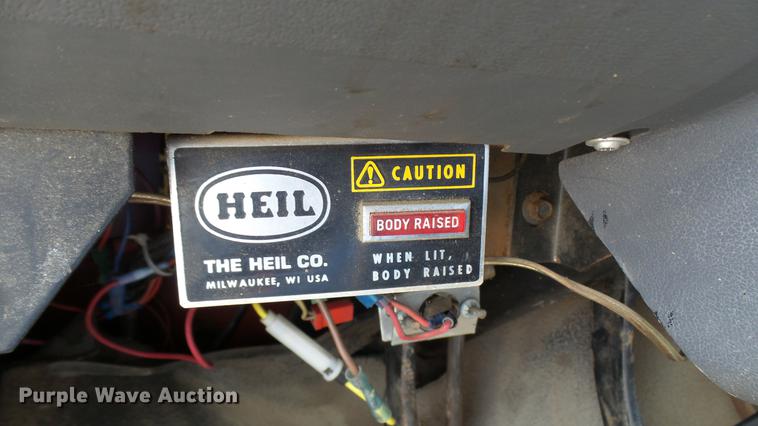 image for item DP9541 1992 Ford F700 dump truck