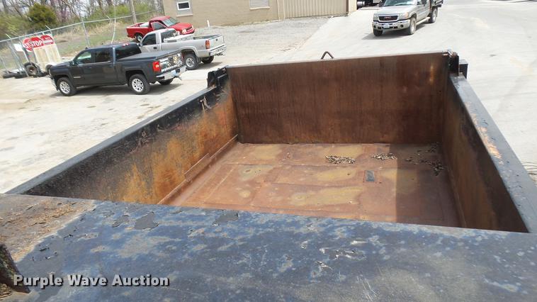 image for item DP9541 1992 Ford F700 dump truck