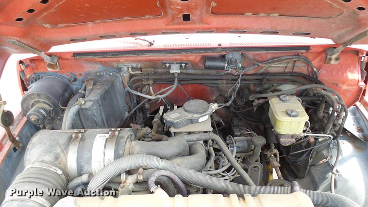 image for item DP9541 1992 Ford F700 dump truck