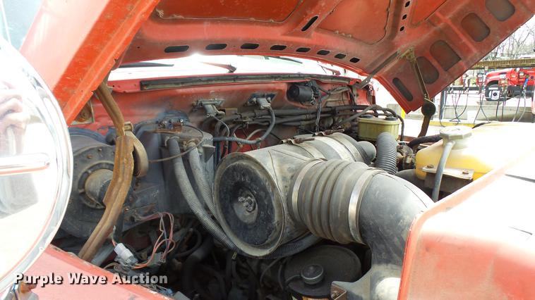 image for item DP9541 1992 Ford F700 dump truck