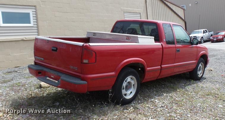 image for item DP9542 1998 GMC Sonoma SLS Ext. Cab pickup truck