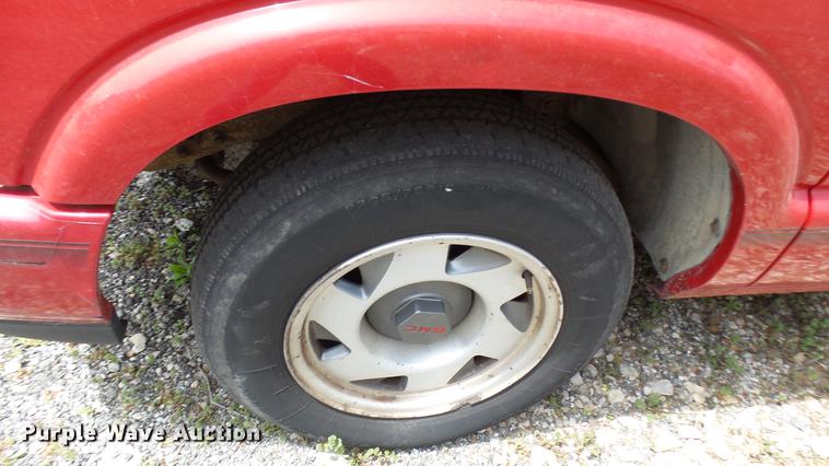 image for item DP9542 1998 GMC Sonoma SLS Ext. Cab pickup truck