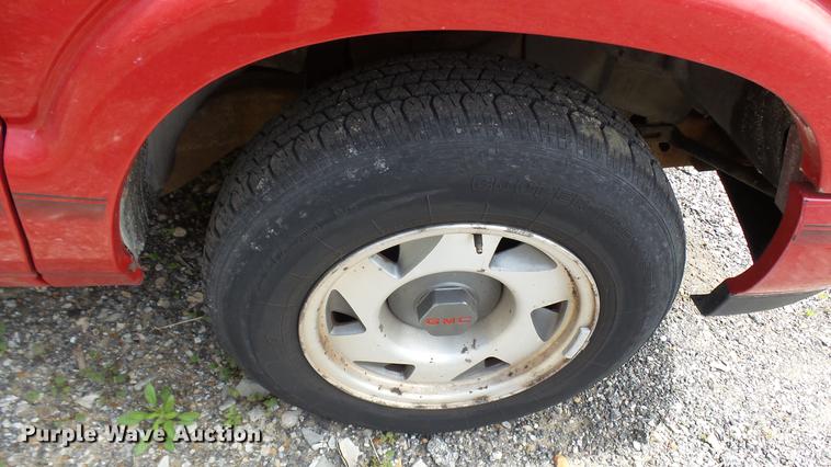 image for item DP9542 1998 GMC Sonoma SLS Ext. Cab pickup truck