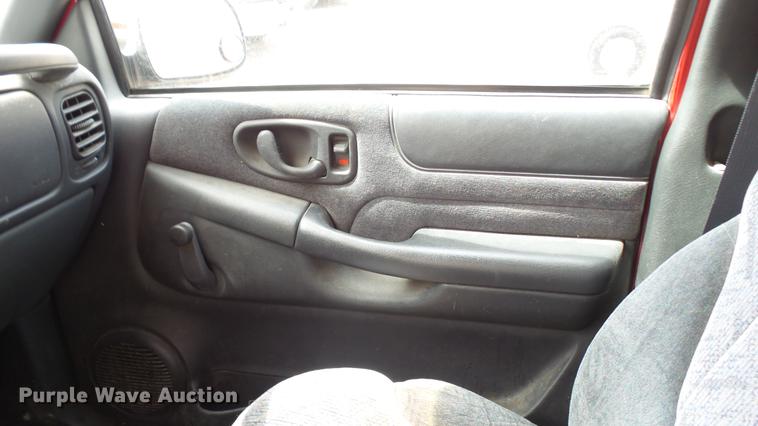 image for item DP9542 1998 GMC Sonoma SLS Ext. Cab pickup truck