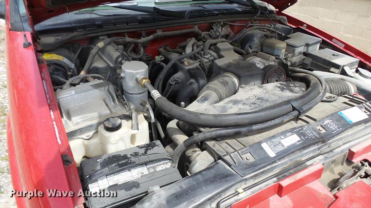 image for item DP9542 1998 GMC Sonoma SLS Ext. Cab pickup truck