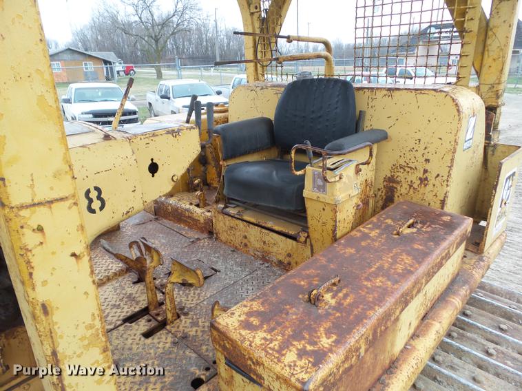 image for item DZ9318 1968 Caterpillar D8H dozer