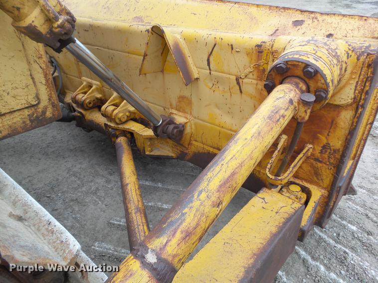 image for item DZ9318 1968 Caterpillar D8H dozer