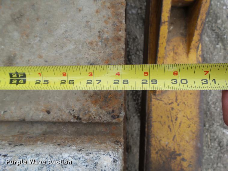 image for item DZ9318 1968 Caterpillar D8H dozer